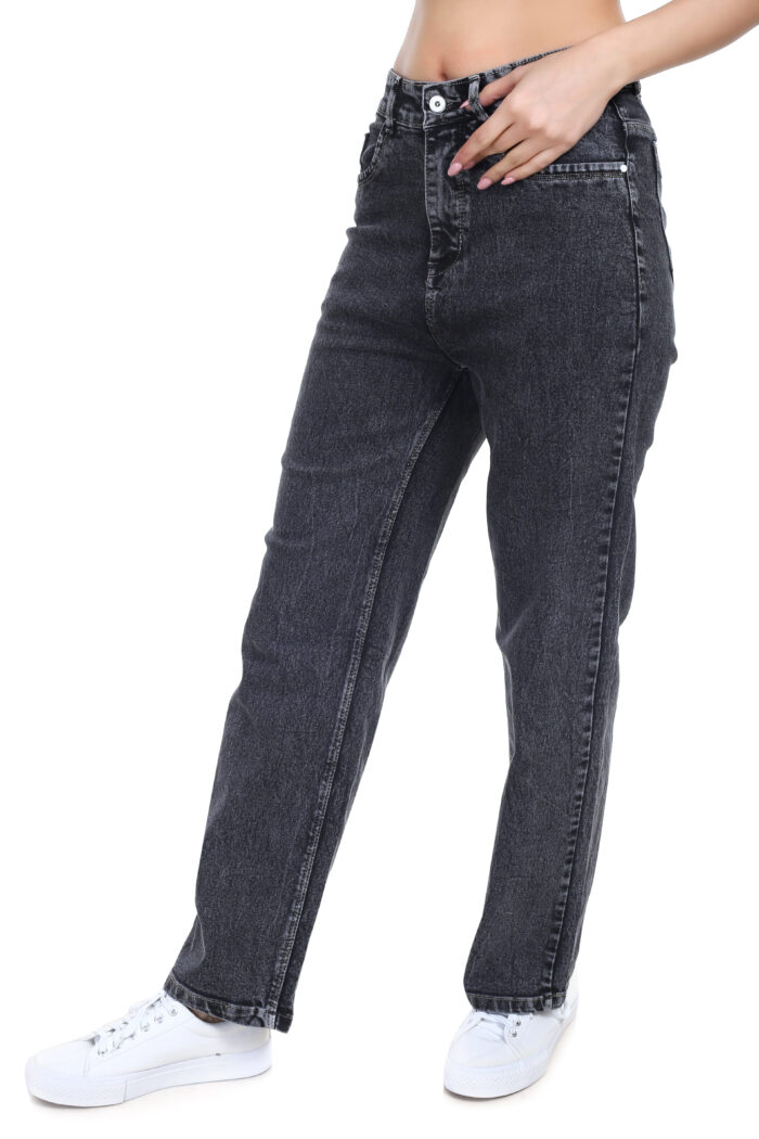 Trendy Straight fit Jeans for Women - Image 4